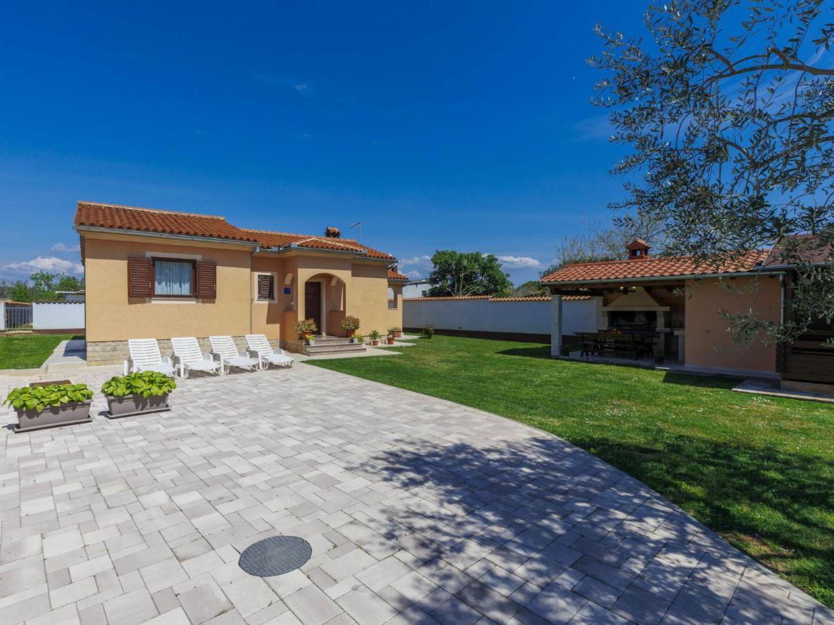 Holiday Home Nina - Pul507 By Interhome Fazana Exterior photo